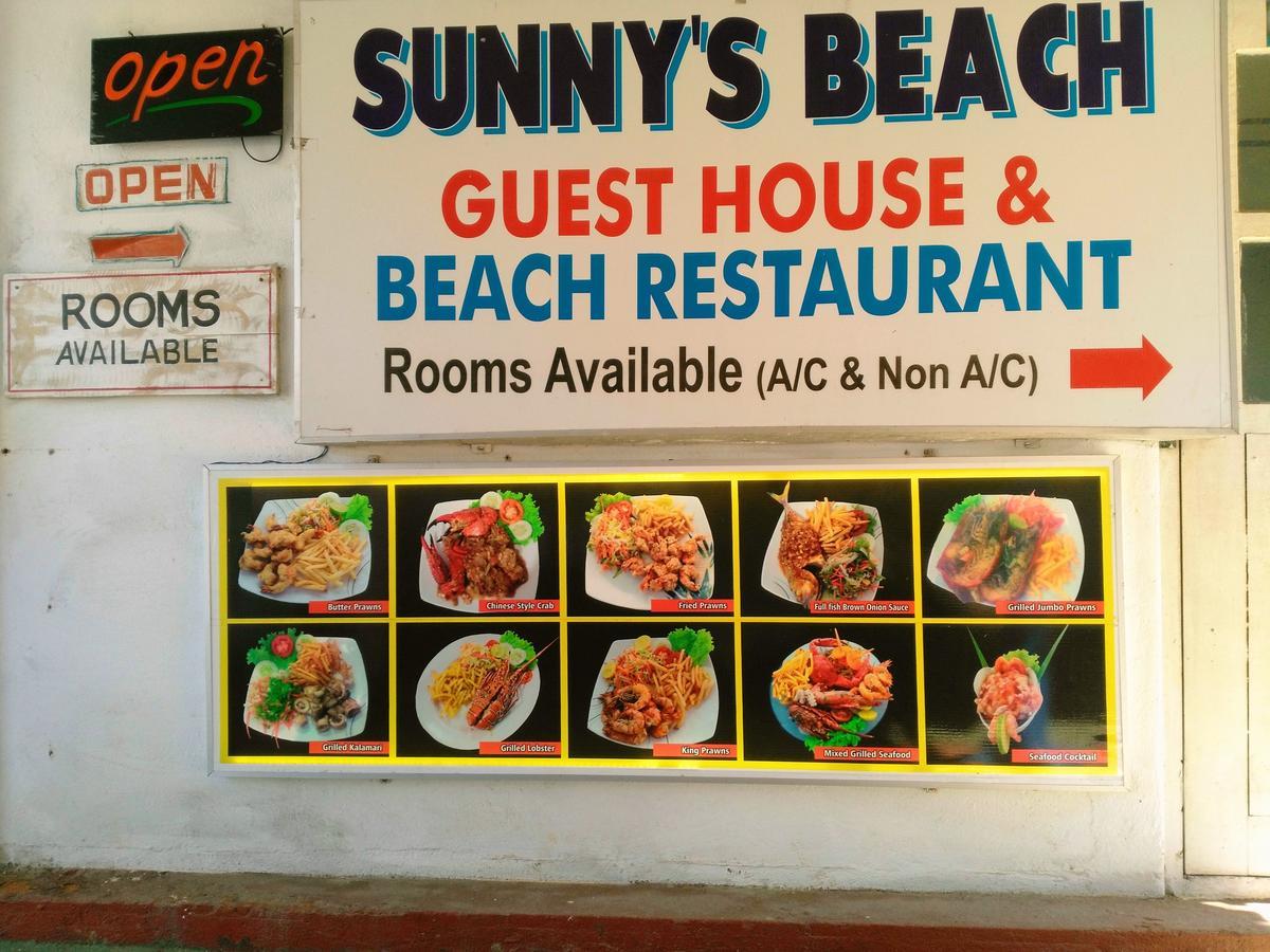 Sunnys Beach Guest House ฮิกคาดูวา ภายนอก รูปภาพ